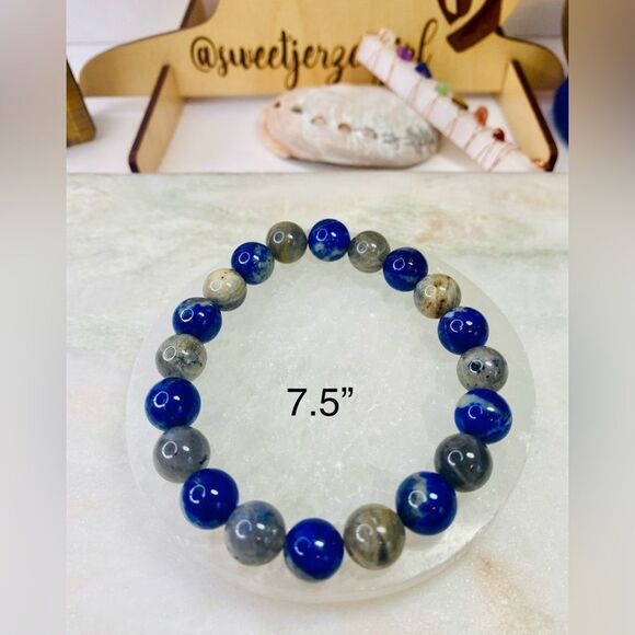 Handmade Lapis Lazuli & Labradorite Unisex Gemstone Bead Bracelet - Picture 4 of 10